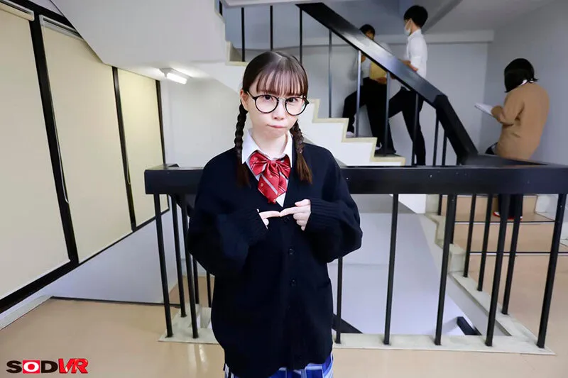 【VR】【8K】「せんせいしか私を必要としてくれない…」クラスの訳アリ地味子に手を出したけどくっそヤンデレで逆に俺がおどされている 藤田こずえ サンプル4