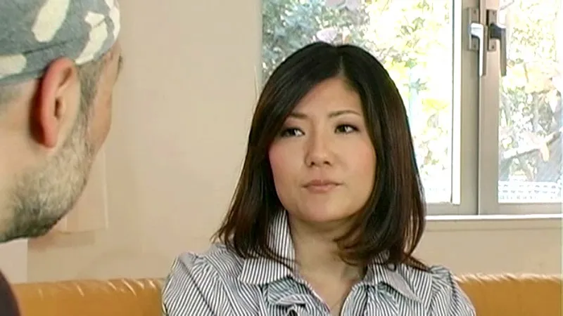 独占!人の妻ワイドスペシャル こんな硬いの初めて、感じすぎて涙出ちゃう!なぜ清楚な人妻が…誰にも言えない出演理由 サンプル1
