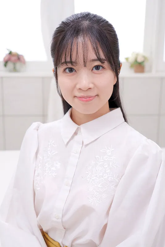 新宿で出会ったうぶな女の子が性の悩みを抱える男と「素股オイルマッサージ」に挑戦! 生マンにヌルヌルこすれるチ〇ポに発情しちゃって 『マ○コに入れちゃうw』そのまま生ハメ中出しSEX!! 梅川ことね サンプル1