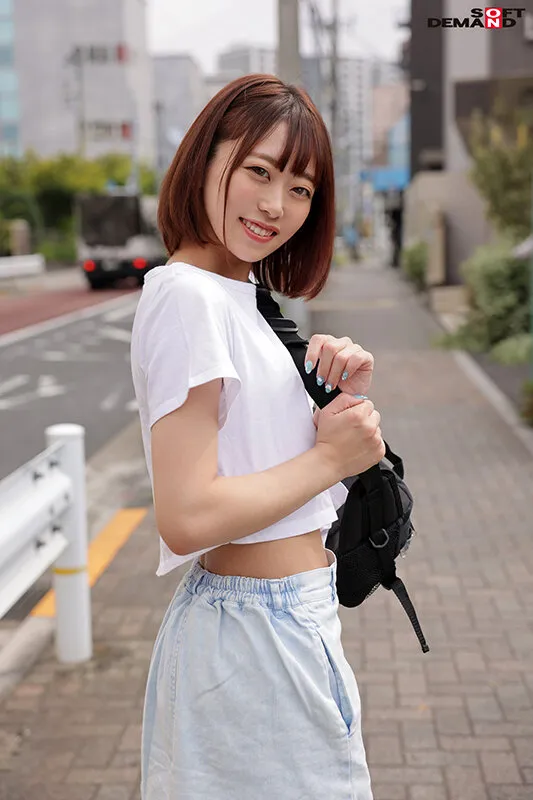 ひざっこぞう擦り剥け系女子 奈築りお(20)一カ月のオナ禁を経たボーイッシュま●こを寸止めされまくったら我慢の限界!中出しまでOKしちゃいました サンプル2