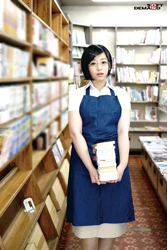 『メチャクチャに痴●されたい…』痴●願望を持つ地味娘のメガネ書店員ちゃんがSODにAV撮影を依頼してきて、犯●れまくる一部始終。 サンプル1