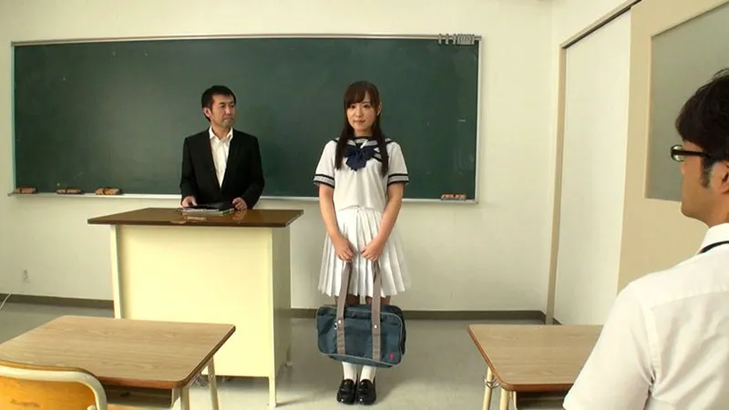 変態貴族 えげつない責めで精神的にも追い込み、自分好みの♂奴●に飼育調教していく清楚なお嬢様 さくらみゆき サンプル1
