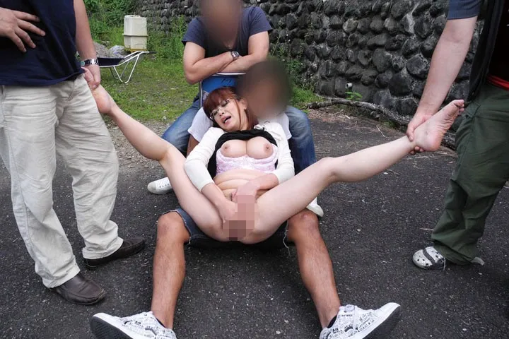 清楚な人妻のふりして変態マゾだな 視姦されてオナニーすると興奮するのかよ サンプル3