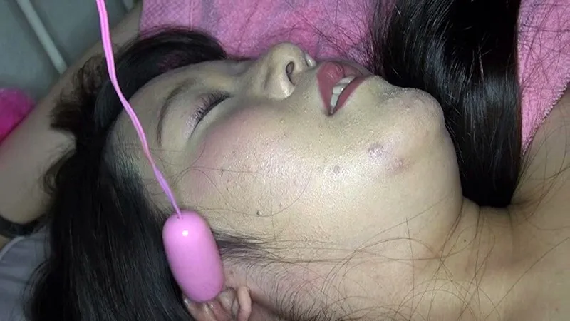 入学したての清楚系現役女子●生が謝礼欲しさに初脱ぎデビュー!初めての経験なのにムラムラするムチムチボディ! サンプル3
