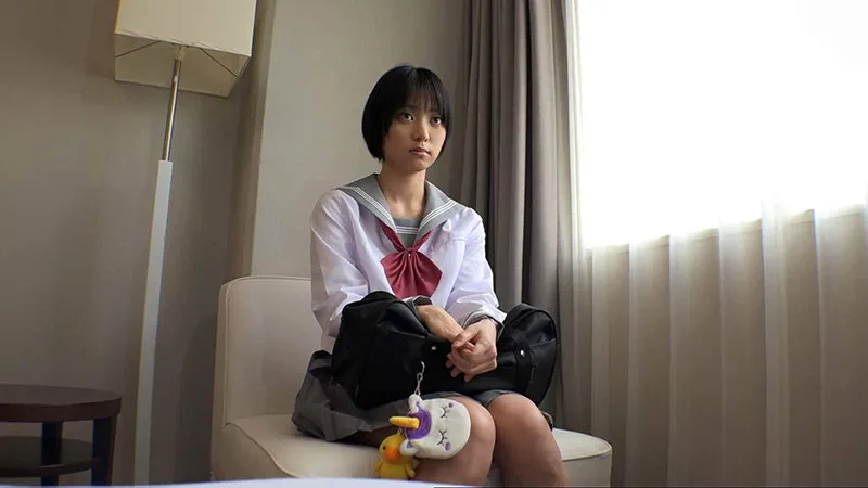 ちっぱい乳首イジメ 半泣き中出しエッチ この子に中出し【個人撮影】ボーイッシュな清純派 1○歳 すず もなみ鈴 サンプル1