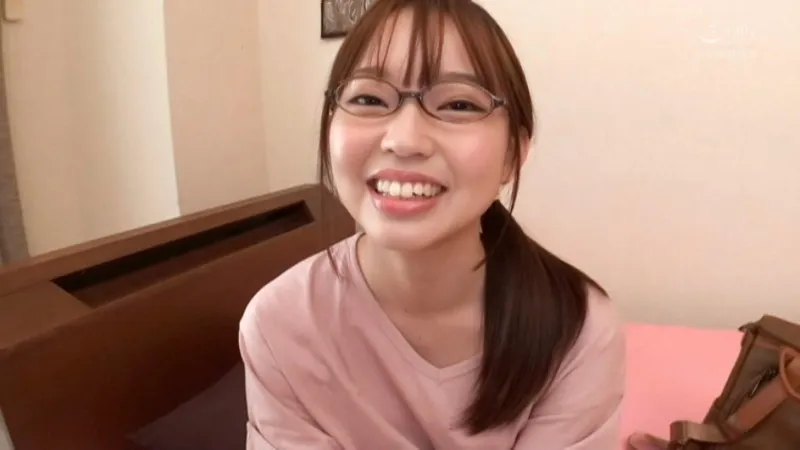 地味なメガネ女子だけど…大学では噂になるほどヤリマンの女子大生 のぞみ サンプル1