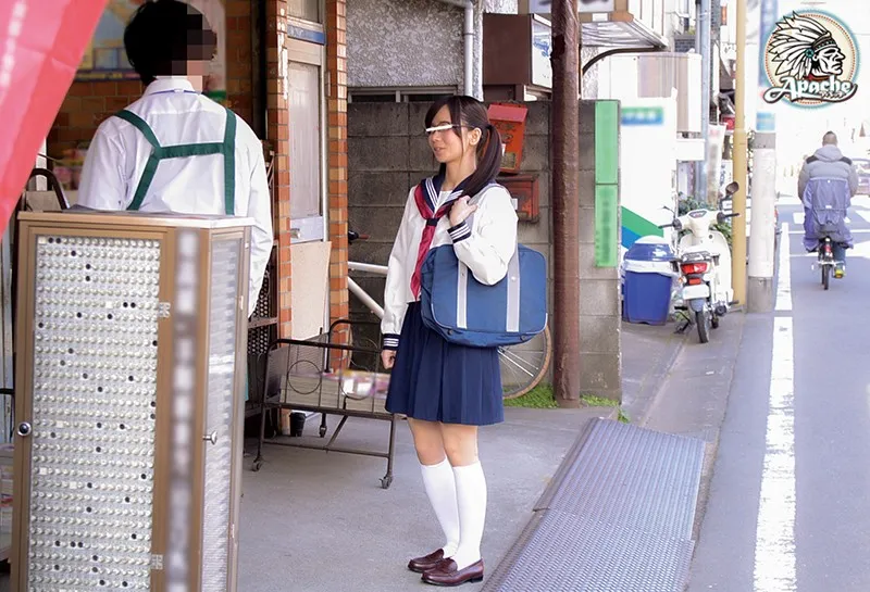 メガネっ娘女子●生 サイレント絶頂イキ本屋中出し痴● サンプル3