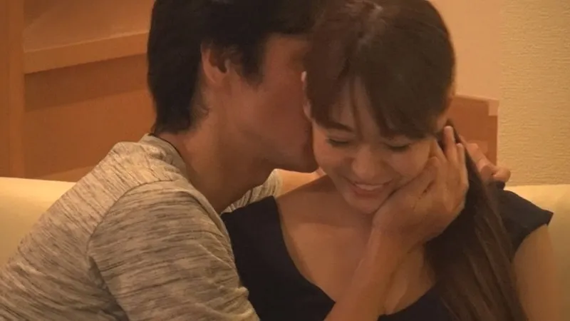 地味で控え目な清楚妻 連れ込みナンパ隠し撮り 「そんなつもりで来たんじゃない」なんて言ってたクセに強引なキスでとろけたエロ顔妻は騎乗位で腰振っても本当は期待してたなんて認めない… 6 サンプル1