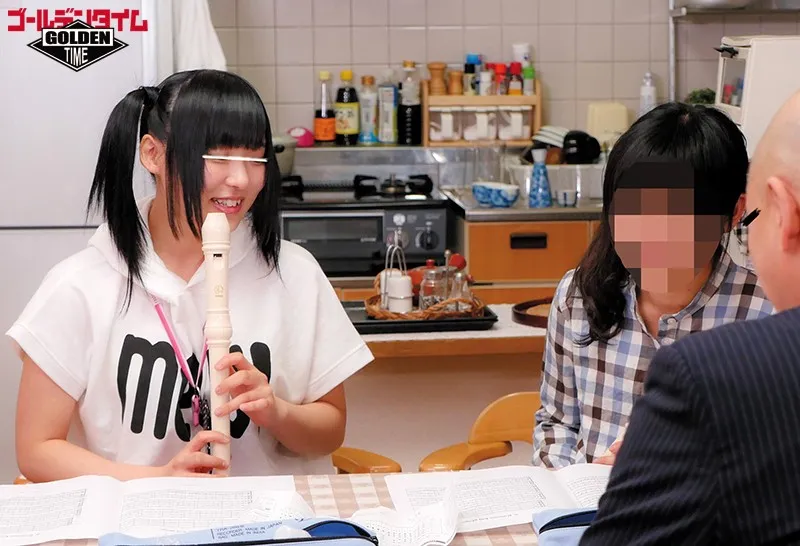 「オジサンとのエッチって気持ちイイんでしょ？」 我が家で娘がお泊り会！我ながら厳しく育てたはずの娘が連れてきた友達は清楚で●い見た目とは裏腹のロリビッチだった！しかも、同年代の彼氏とのエッチでは満足できない彼女は、父である私を大胆な胸チラで誘惑して、激… サンプル3