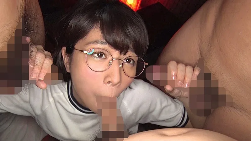 この娘、メガネっ娘なのに…脱いだらすっごい筋肉でした!! まなかかな サンプル2