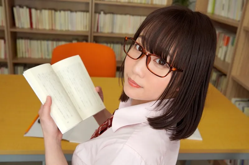 【VR】HQ超画質革命!ロ○っ娘メガネ制服美少女が図書室で誘惑中出しセックス◆ 篠宮ゆり サンプル2