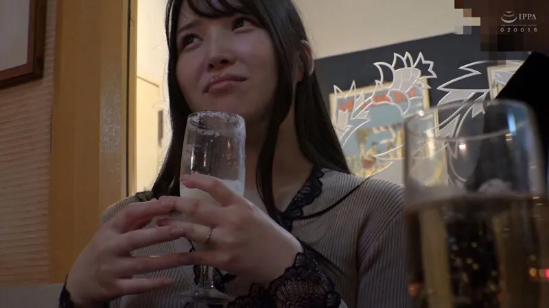 上品巨乳鬼クビレ 恥ずかしがり屋 GカップOL 清楚に見えてチ○ポ大好き!!美波汐里 サンプル1