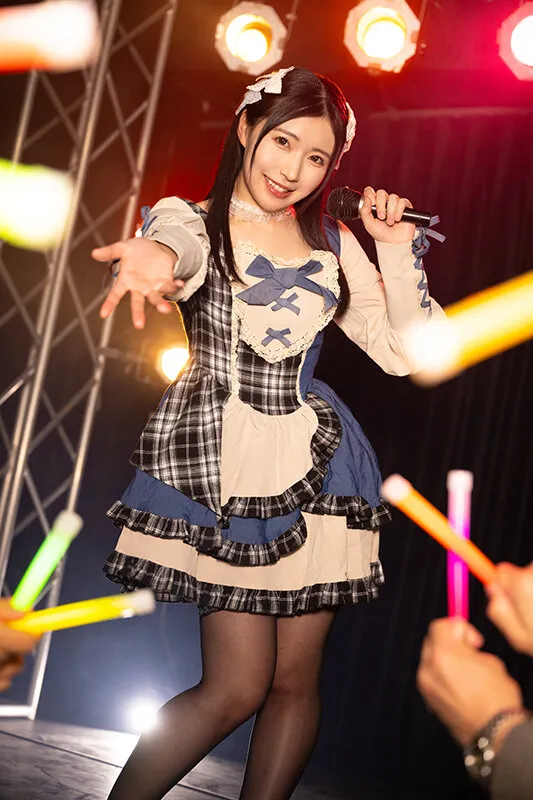 裏切られた気持ち キモヲタファンに肉便器にされた清楚系人気アイドル 皆月ひかる サンプル1