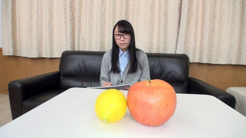 地味メガネむっつり現役美大生AV志願!恥ずかしい姿にされて言葉責めされる事を妄想して、毎日3回オナニーする変態羞恥願望娘 サンプル1