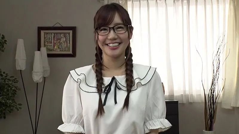 地味で清楚系な文学美女限定ナンパ!真面目に見える彼女たちはむっつりスケベ?初めての筆おろしに興味が止まらない!言われるがまま指示されるままに真面目にエロ行為をする!ムッツリスケベ心に火がつきエロ覚醒した文学美女は童貞生チ●ポを拒めない!!220分SP サンプル1