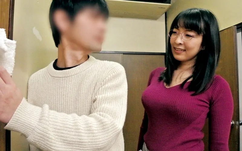 メガネでデカパイな管理人さんのいる独身寮へようこそ ましろ杏 サンプル1