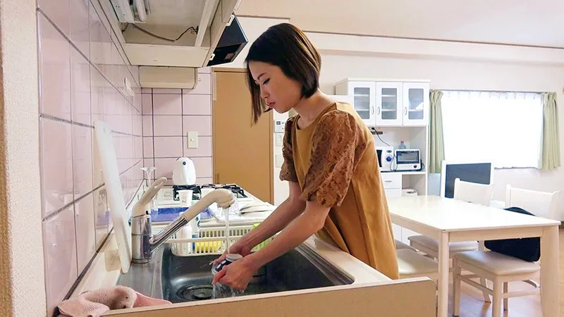 寝取らせ…元同級生のヤリチン男のSEXテクでメロメロになった清楚妻 サンプル3