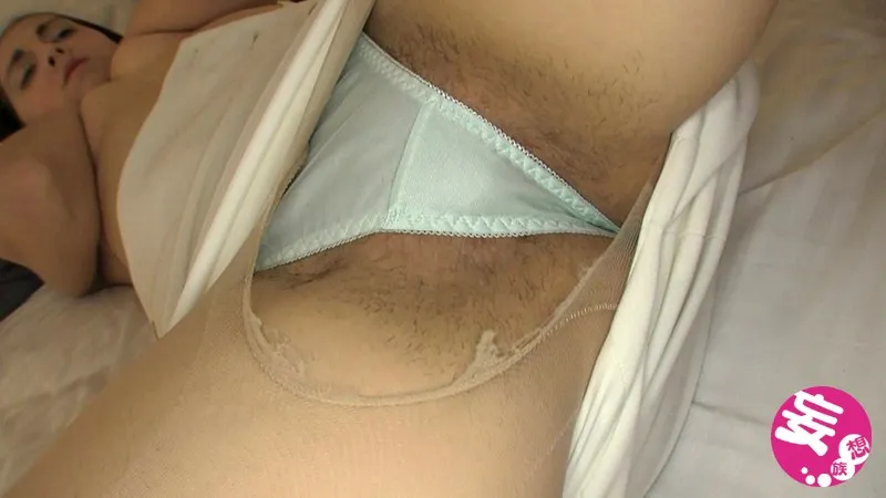ロスでナンパした黒髪メガネ女子が真面目で恥ずかしがり屋だったけど強引に口説いて勝手にAVデビュー ニッキー(25歳) サンプル4