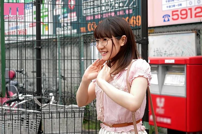 学年に一人はいたおとなしいけど可愛い女の子。 陰キャ美少女19歳メガネを取ってAVデビュー 河奈亜依 サンプル1