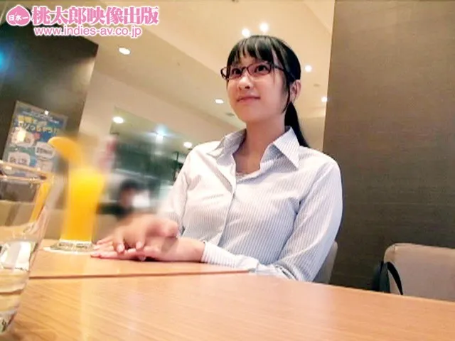 と~ってもメガネの似合う巨乳地方●務員さん 10人 サンプル1