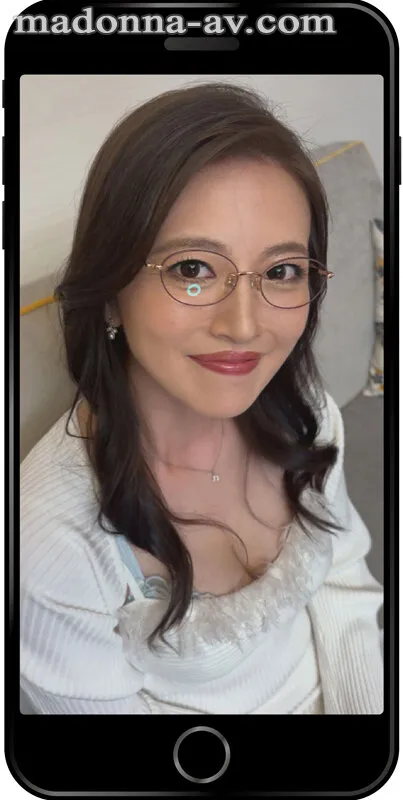 【スマホ推奨】 タテ動画 サクっとヌキたい人専門。 ※こちらは≪MADOOOON!!!! めがね 「ただ、‘眼鏡’だけかけてと言われて来ました。」≫の本編中にスマホで撮影した映像です―。 木下凛々子 サンプル3