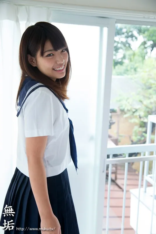 清楚そうな見た目でも中出しSEXが大好きな敏感微乳Aカップ女子校生 三宅美香 サンプル1
