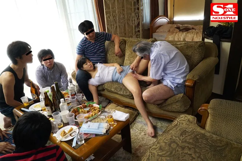 泥●乱交NTR 僕の愛妻は普段清楚なのに飲み会になるとマ○コおっぴろげて他人棒をハメたがる隠れ淫乱ビッチ 葵つかさ サンプル1