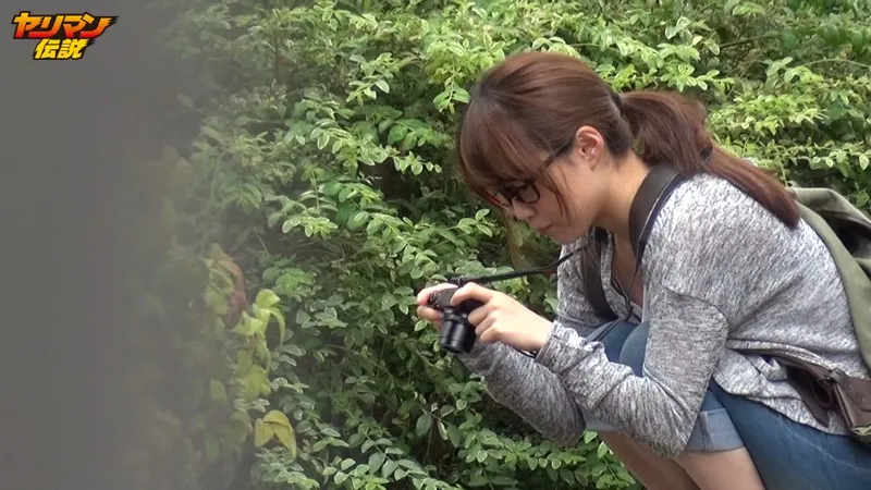 ガーリッシュとは無縁な黒縁メガネのカメラ女子。華奢で小さな体系に似合わない豊満なおっぱいでSEX大好きなヤリマン女だった! マミ サンプル1
