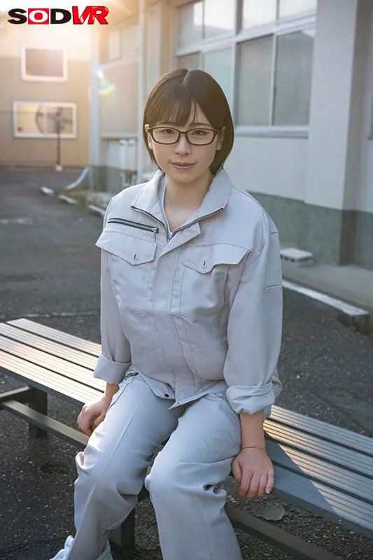 【VR】男子しかいない社会で生きてきた地方の有名工業●校出身の地味なメガネ女子(20歳)と個人撮影 サンプル4