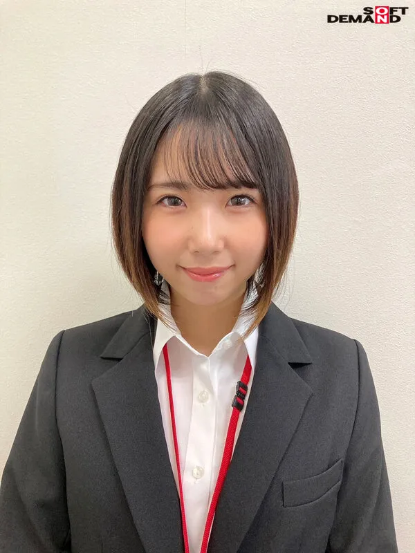 服の中身は色白、巨乳、パイパンの三冠王 得意気にジャンケンメガネ女子とSOD本社のエントランスで… SOD女子社員 ハダカになるより恥ずかしい脱ぎキャンBOX野球拳 営業部2年目 久保歩夢 サンプル1