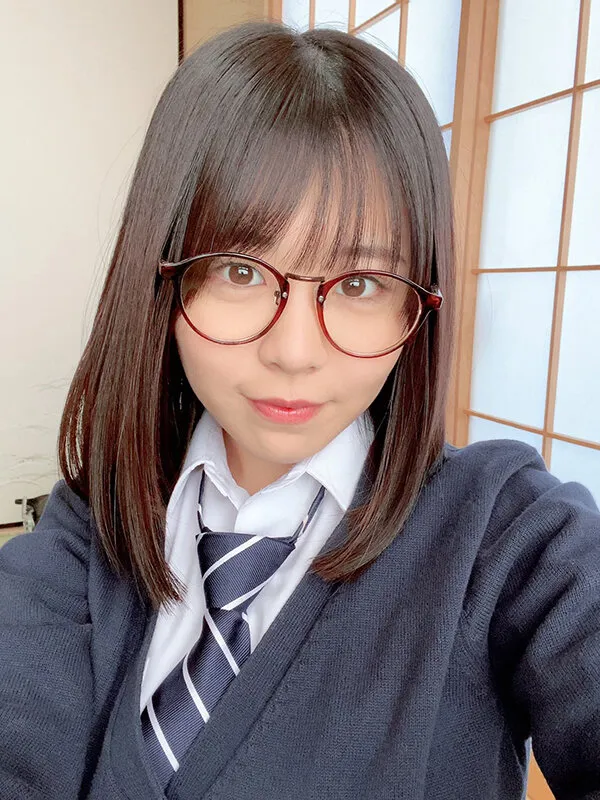 メガネっ娘の「こなっちゃん」学校では優等生だけど…。「乳首とアソコをいっぱい舐めて下さい。気持ちいいんです…(^_^)v」 柏木こなつ サンプル1