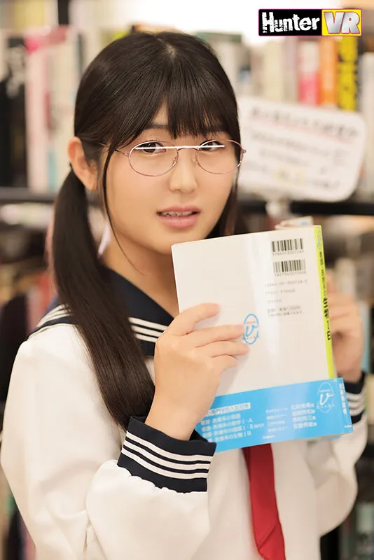 【VR】静寂の図書館でまさかの合体!ロングスカートの中で即ハメ要求!究極のサイレントFUCK 偶然?意図的??図書館でやたらと目が合うメガネ才女はエロかった!図書館に通う物静かなメガネ才女が実は超むっつりド淫乱女だったら…そんな事を思った事はありませんか?? サンプル3