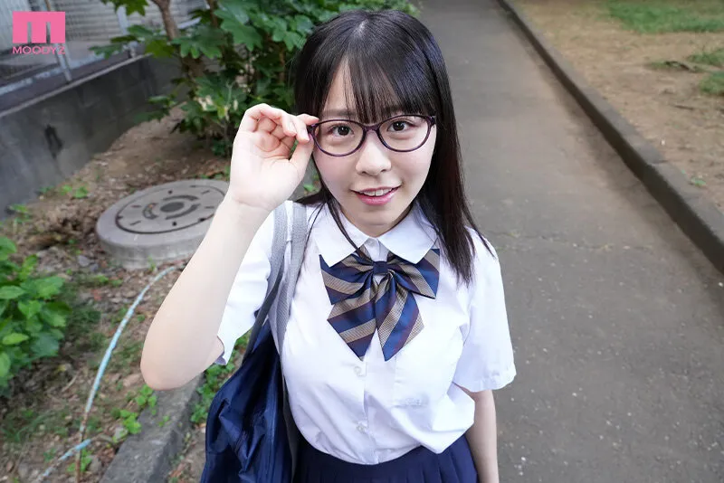 【VR】ゴミ部屋おじさんと制服少女VR 音楽学校に通うメガネJ○がボクの部屋にやってきたー。 サンプル3
