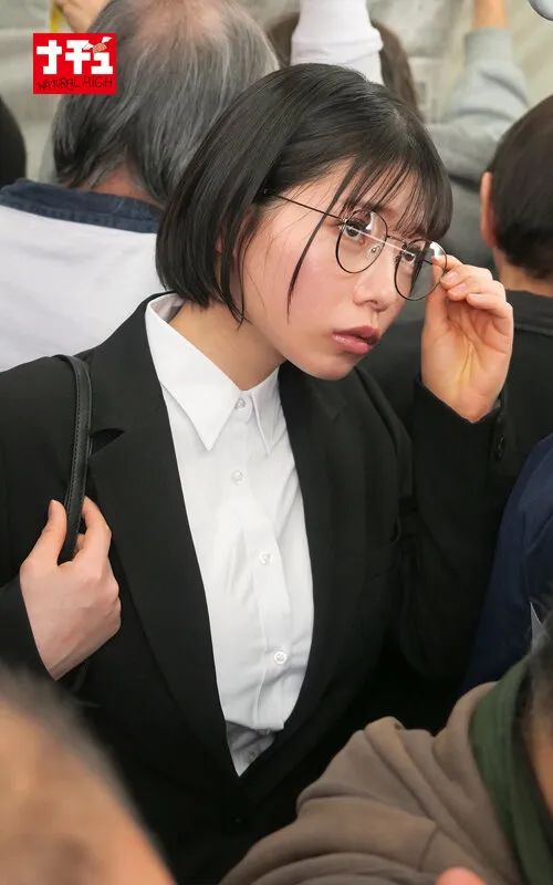 敏感（恥）巨乳羞恥2025 推定Hカップ/地味メガネ就活生 サンプル2